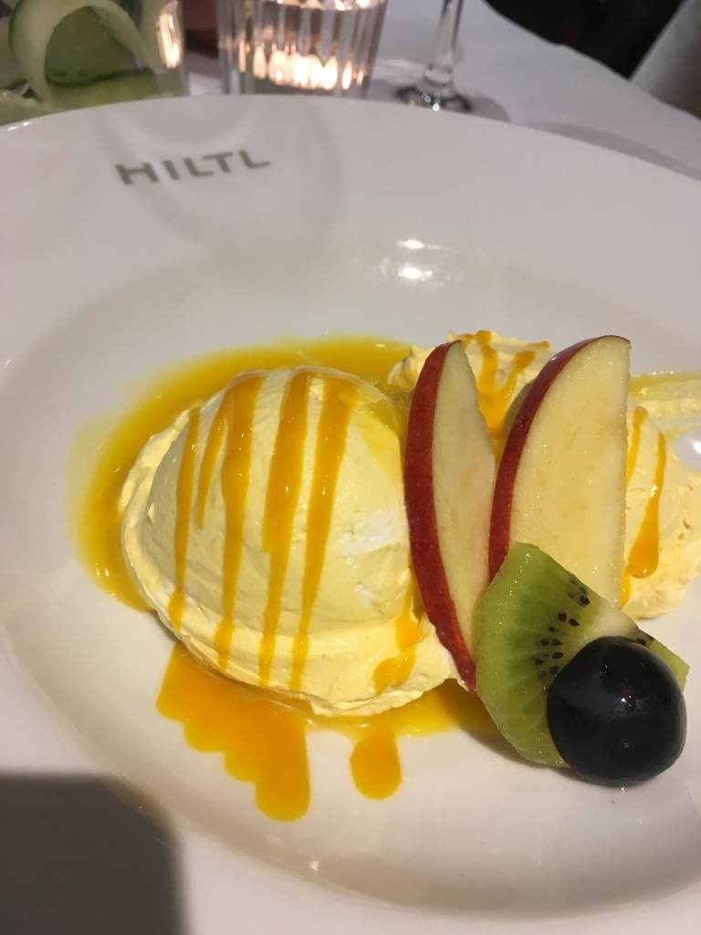 Vegane und zuckerfreie Mango-Creme im Hiltl Restaurant