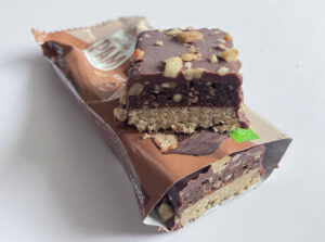 Naturally Pam Cake Bar Soft Hazelnut Detail