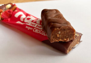 nakd. raw fruit & nut Bar Raspberry Cocoa Detail